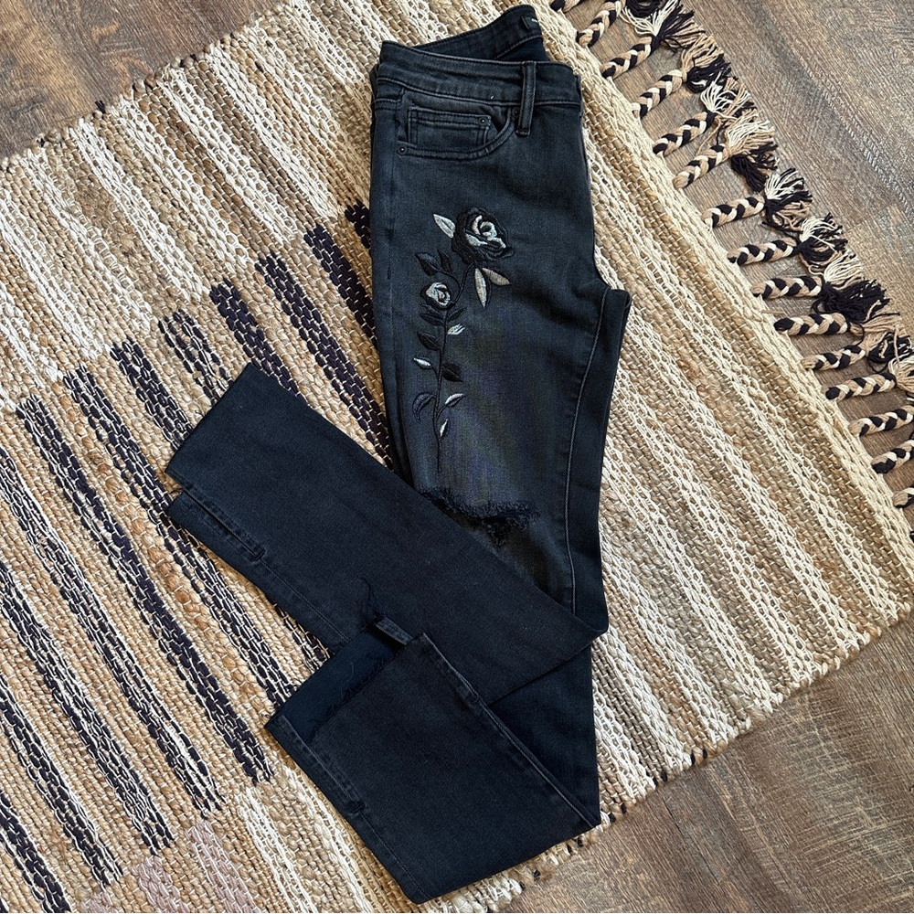 ⚡️HP⚡️ CULT OF INDIVIDUALITY flower skinny jeans